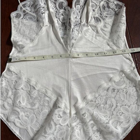Vintage Interludes by CIRA White Lace Satin Teddy Bodysuit Lingerie Medium - Picture 11 of 16